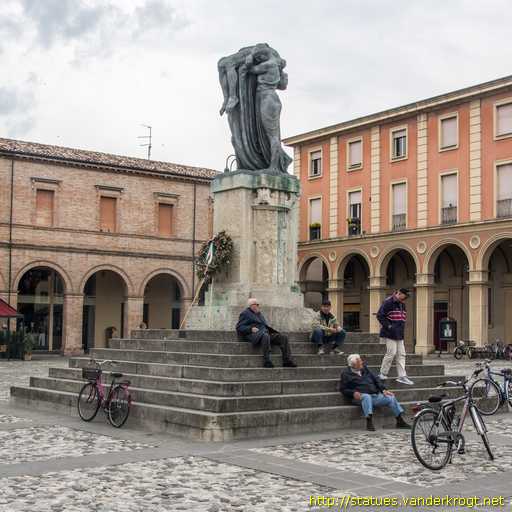 Santarcangelo di Romagna /  Monumento ai Caduti