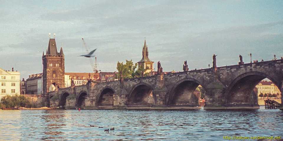 Praha /  Sochy na Karlově mostě