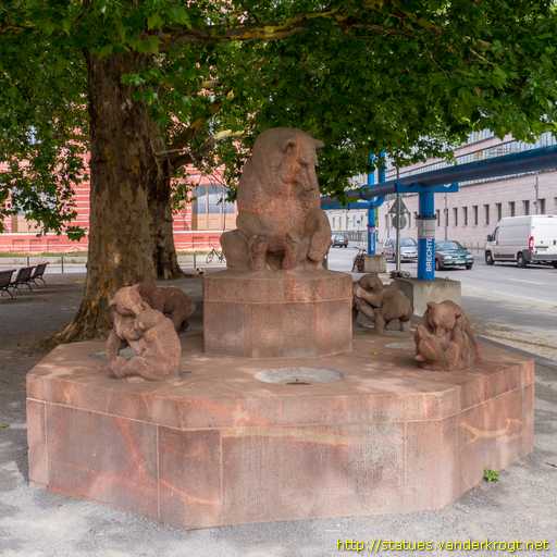 Berlin /  Bären-Brunnen