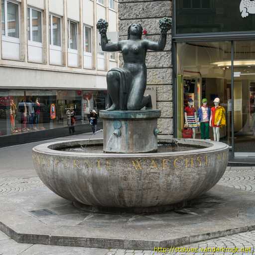 Stuttgart /  Sparkassenbrunnen