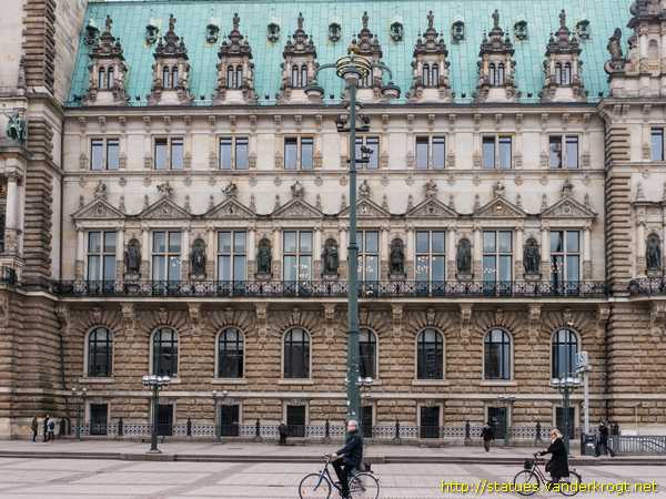 Hamburg /  Fassadenfiguren des Rathauses