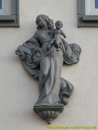 Offenbach am Main /  Maria mit Kind