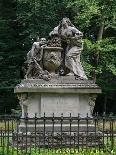 Ludwigslust /  Denkmal Herzog Friedrich der Fromme