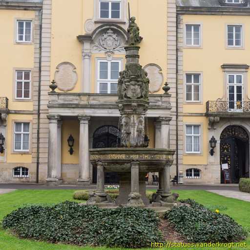 Bückeburg /  Tugendbrunnen