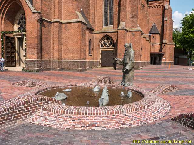 Papenburg /  Antoniusbrunnen