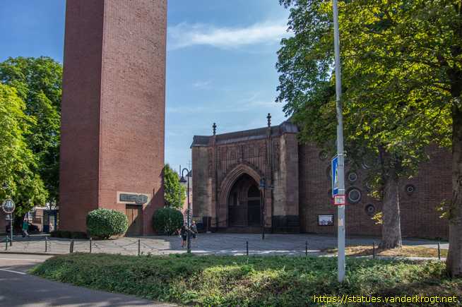 Wesel /  Bronzetüren der Mariä-Himmelfahrt-Kirche
