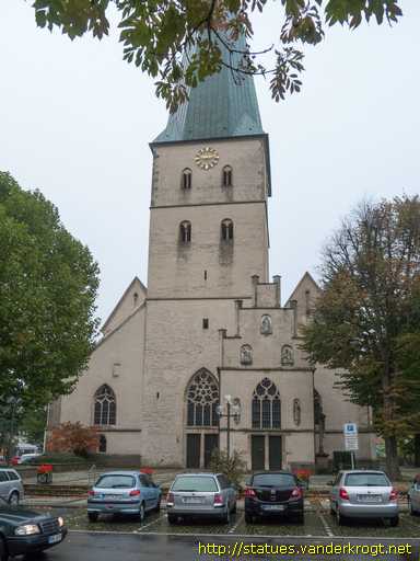 Borken /  Heiligenstatuen an der Allerheiligenkapelle