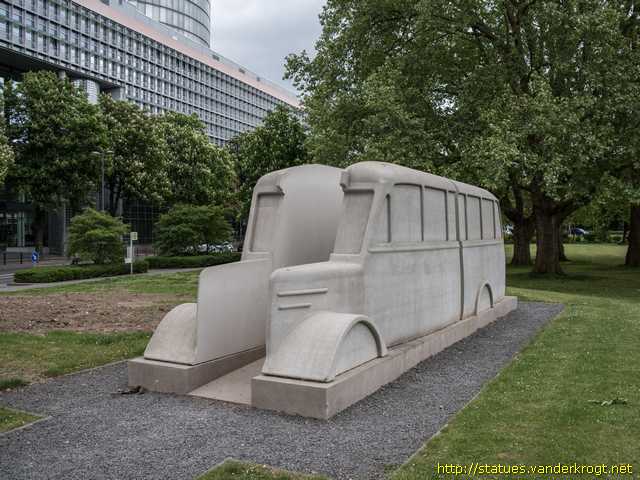 Köln /  Denkmal der grauen Busse