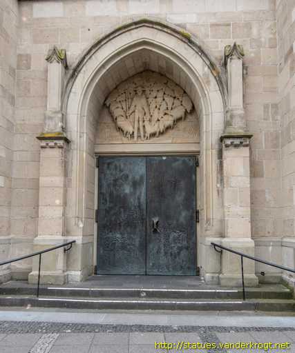 Euskirchen /  Portal der Herz-Jesu-Kirche
