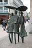 Aachener Wetter (Damen mit Regenschirm)