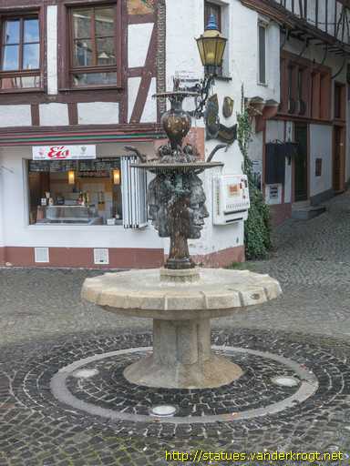 Bernkastel-Kues /  Karlsbader Brunnen