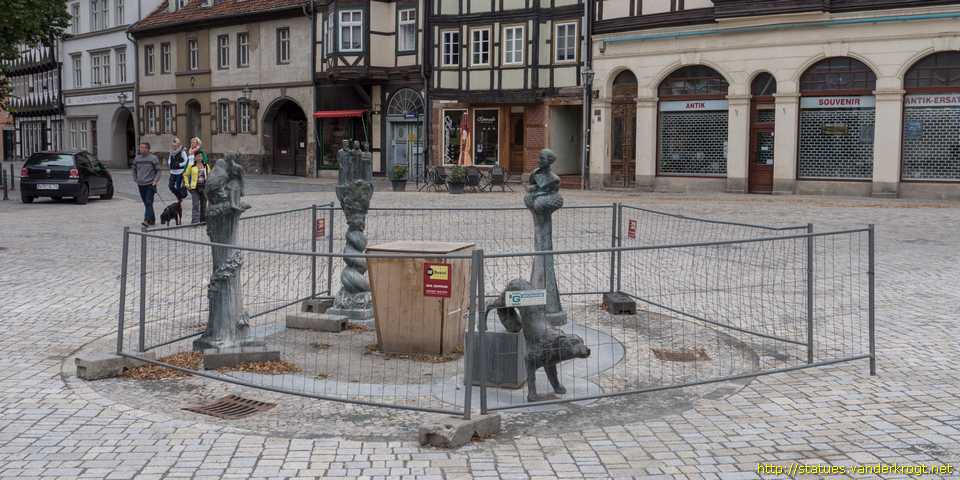 Quedlinburg /  Brunnen am Kornmarkt