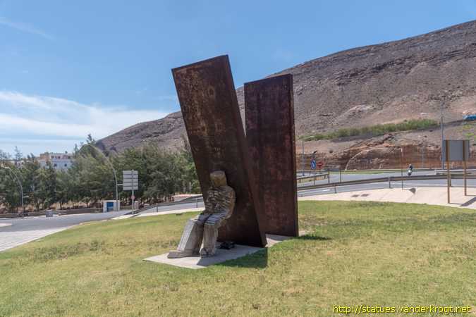 Morro Jable /  Monumento a la Solidaridad
