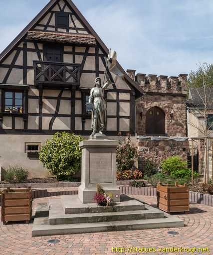 Odratzheim /  Jeanne d'Arc - Monument aux morts