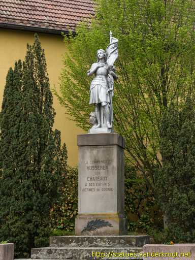 Husseren-les-Châteaux /  Jeanne d'Arc - Monument aux morts