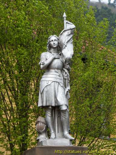 Husseren-les-Châteaux /  Jeanne d'Arc - Monument aux morts