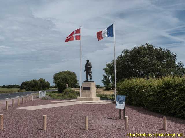 Sainte-Marie-du-Mont /  Monument over faldne danske søfolk