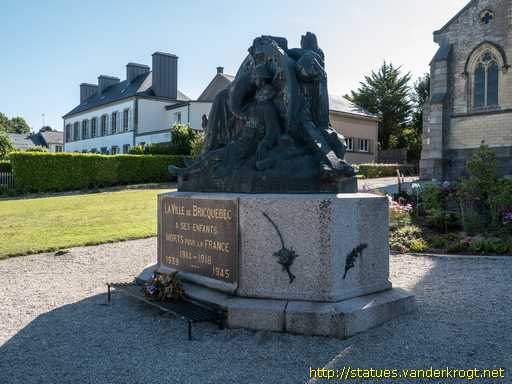 Bricquebec /  Monument aux morts de 1914-18