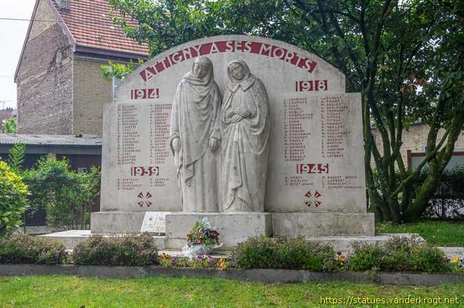 Attigny /  Monument aux morts 1914-18