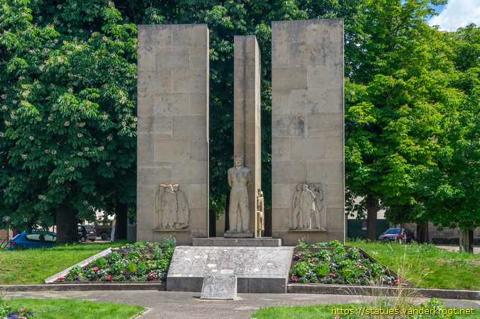 Châlons-en-Champagne /  Monument aux martyrs de la Résistance