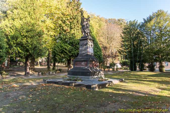 Aulnoye-Aymeries /  Monument aux Morts 1914-18