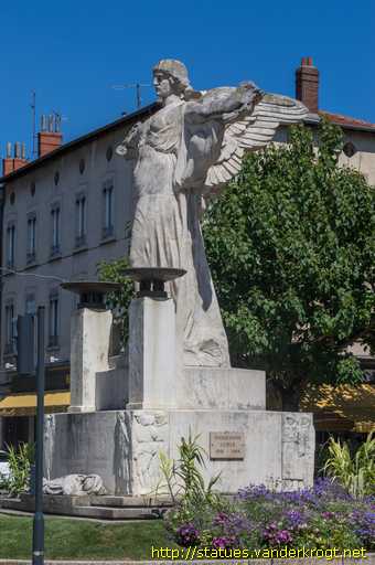 Vienne /  Monument aux Morts