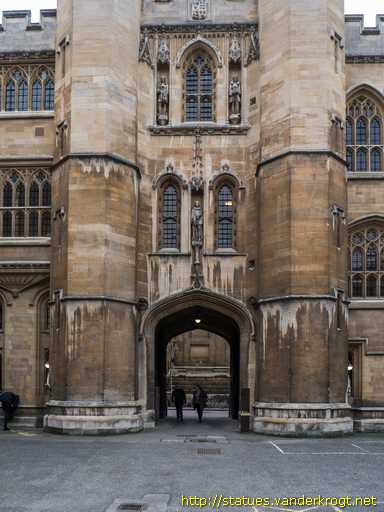 Cambridge /  Benefactors of the University Library