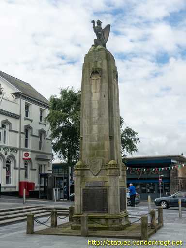 Caernarfon /  War Memorial - Cofeb rhyfel