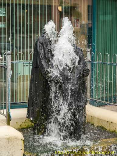Clonakilty - Cloich na Coillte /  Headless fountain