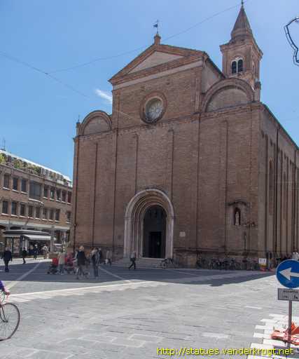 Cesena /  Porta in bronzo di San Giovanni Battista