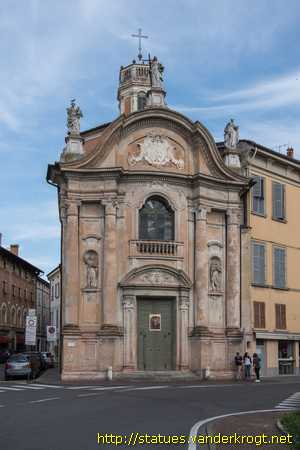 Reggio nell'Emilia /  Statue all'Oratorio del Cristo