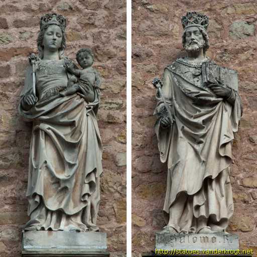 Echternach /  Statues de la façade de Dënzelt