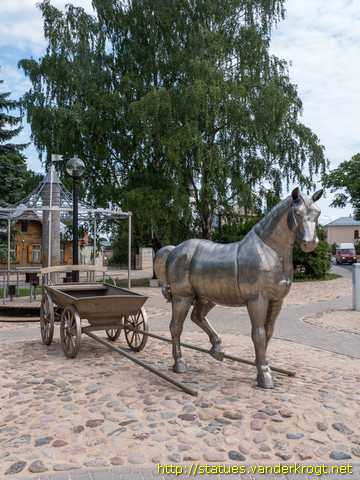 Jēkabpils /  Zirgs ar ratiem