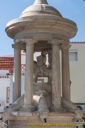 Elvas /  Estátua Equestre de D. Sancho II na Fonte da Misericórdia