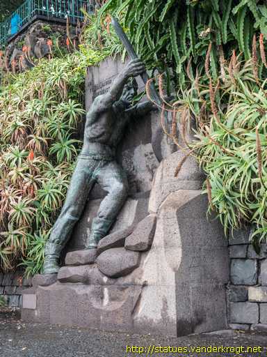 Funchal /  Monumento ao Trabalhador Madeirense