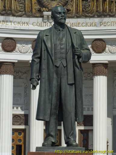 Moscow - Москва /  Владимир Ильич Ленин (статуя)