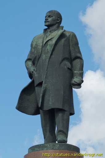 Moscow - Москва /  Владимир Ильич Ленин (статуя)