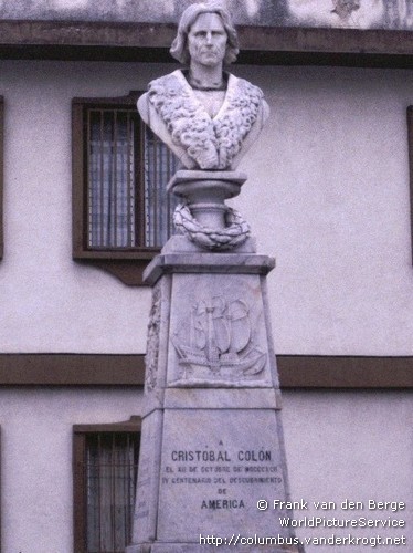 Mérida /  Busto de Cristóbal Colón