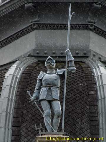 Graz - Statuen am Frontfassade Rathaus