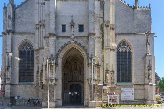 Lier - Heiligenbeelden Sint-Gummaruskerk