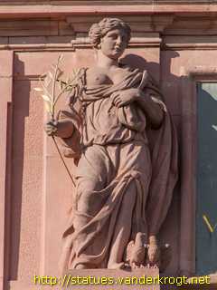 Darmstadt - Allegorische Figuren am Schloßfassade