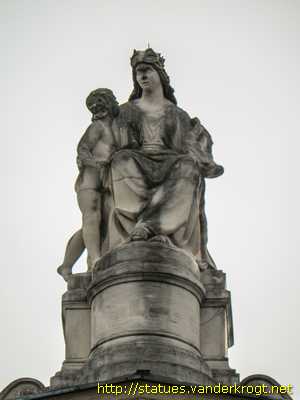 Frankfurt am Main - Skulpturen am Alten Oper