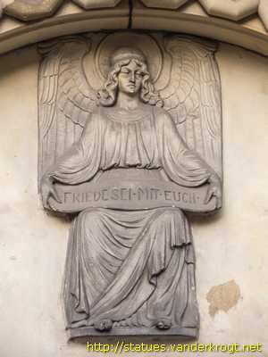 Hannover - Skulpturen an der Markuskirche