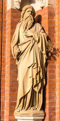 Hannover - Skulpturen an der Christuskirche