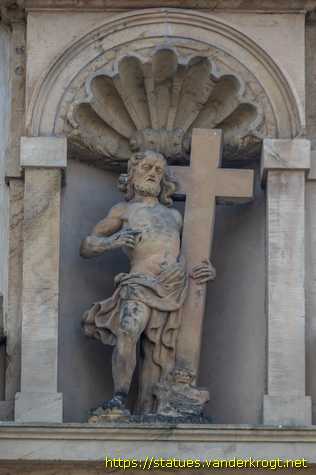 Hildesheim - Heiligenstatuen an der Heilig-Kreuz-Kirche