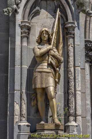 Châlons-en-Champagne - Statues de saints sur l'Église Saint-Loup