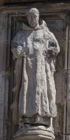 Dunkerque - Statues de saints sur la façade de l'Église Saint-Éloi