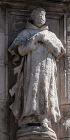 Dunkerque - Statues de saints sur la façade de l'Église Saint-Éloi