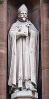 Saint Asaph - Llanelwy / The Translators Memorial Monument - Cofgolofn Cofeb Cyfieithwyr