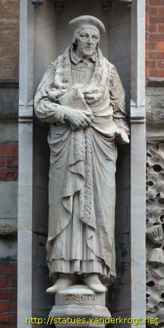 Cambridge - Façade statues of Selwyn Divinity School